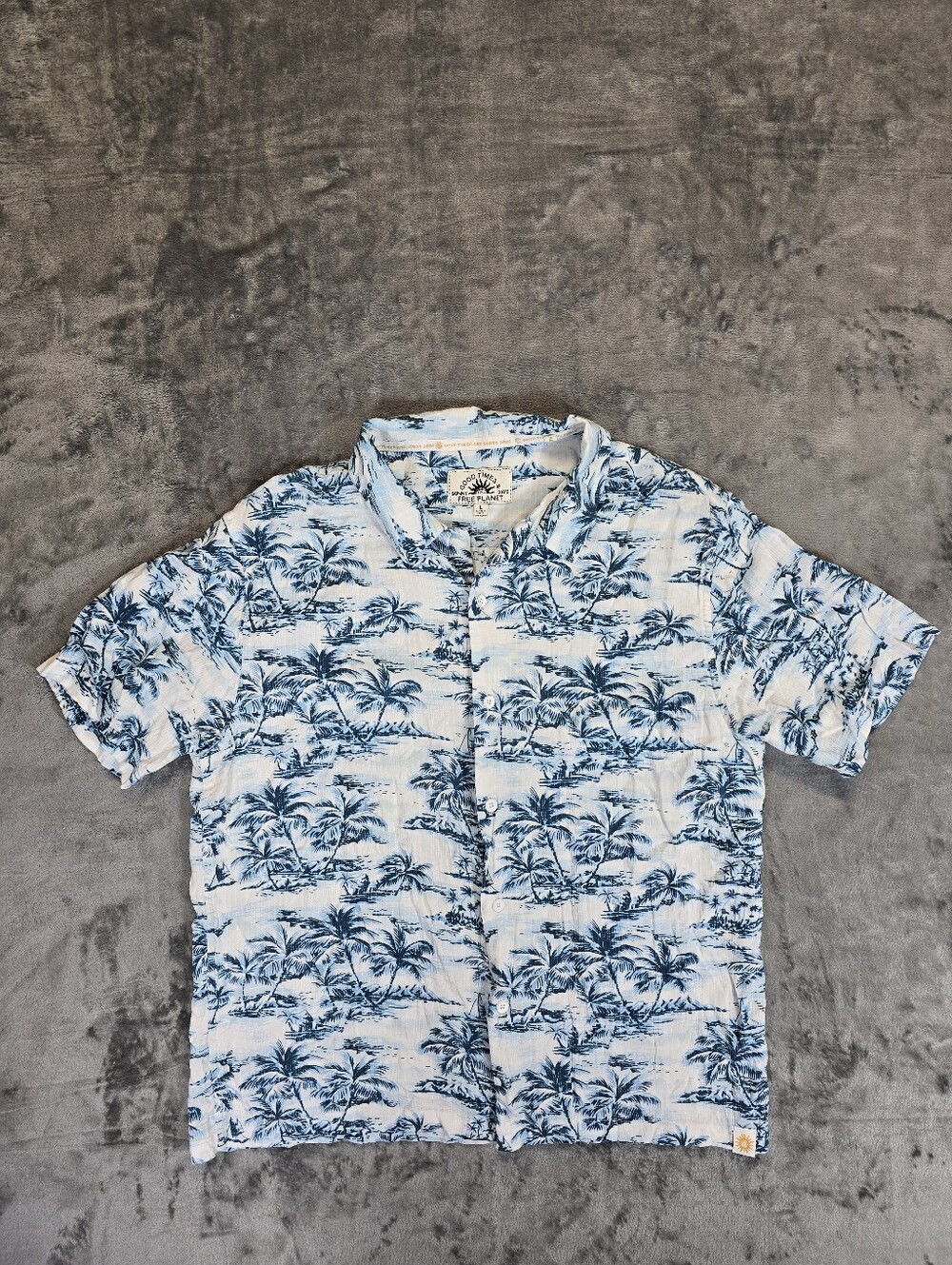 Good Times & Sunny Days Hawaiian Button Up Shirt Size Large Palm Trees Rayon